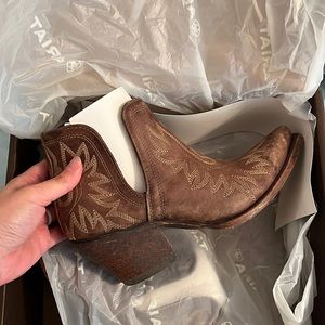 Gently used Ariat Booties size 8.5